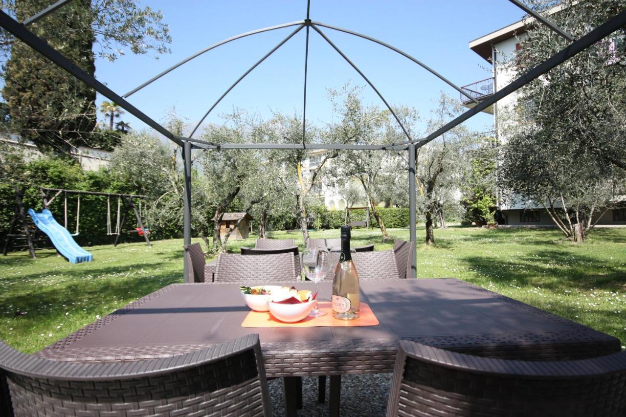 Casa Matilde Apartment ตอสโกลาโน มาแดร์โน ภายนอก รูปภาพ