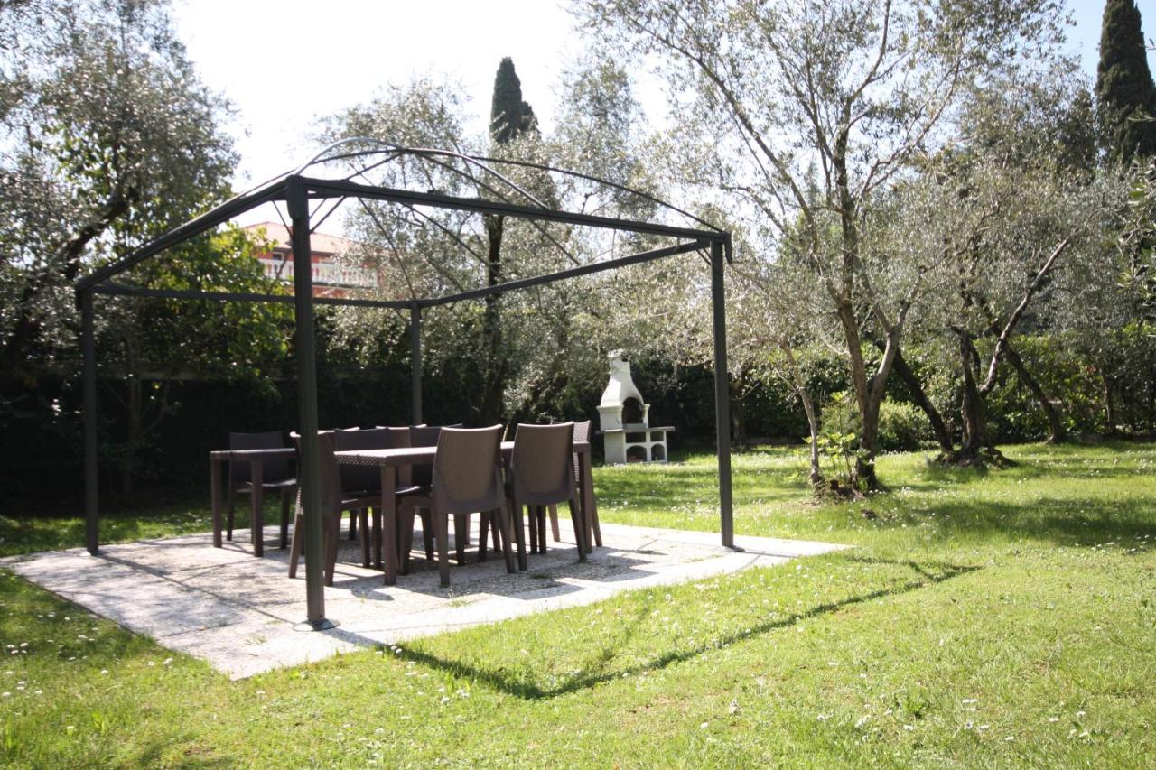 Casa Matilde Apartment ตอสโกลาโน มาแดร์โน ภายนอก รูปภาพ